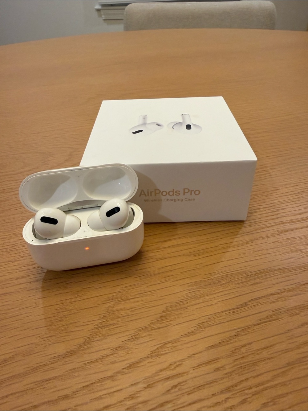 Apple AirPods Pro 1st Gen True Wireless Earbuds — White